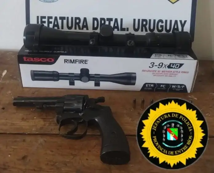 Allanaron a un hombre acusado de matar a tiros al perro caniche de su vecina en plena vía pública