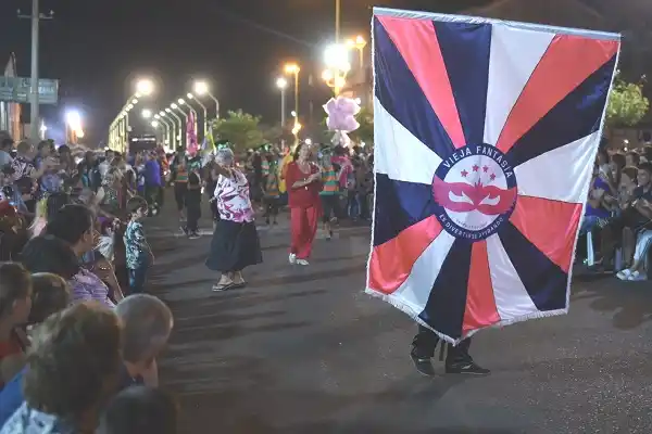 El cielo aguantó y se vivió una gran noche en los Corsos Matecito