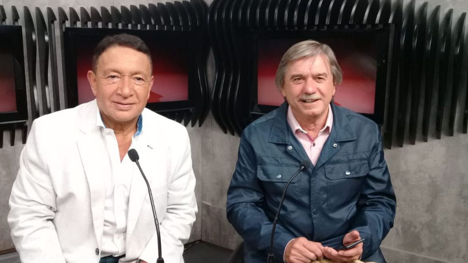 Raul Escudero y Nestor Auza en el desayuno de Tandil Despierta