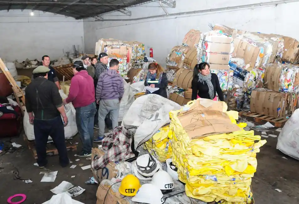 Los recuperadores urbanos piden abrir sus puertas y trabajar