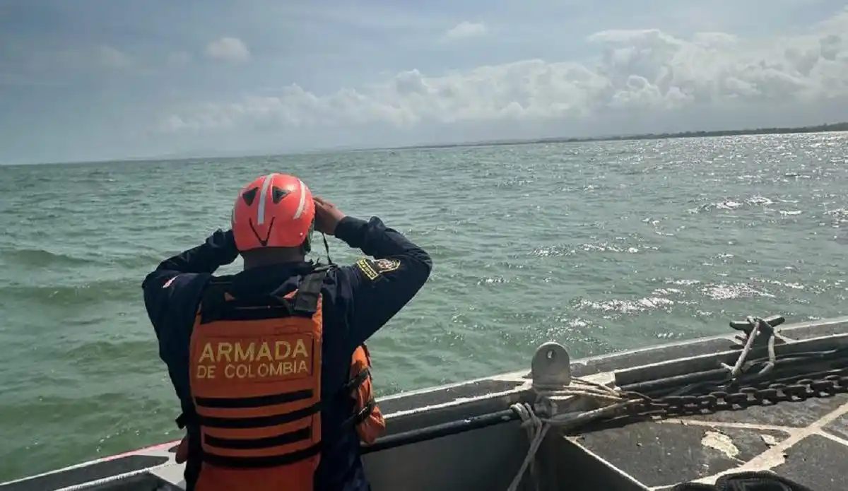 ¡DOS NIÑAS Y UNA MUJER AHOGADAS! Buscan a 2 migrantes que viajaban a EE.UU. tras naufragio en Colombia