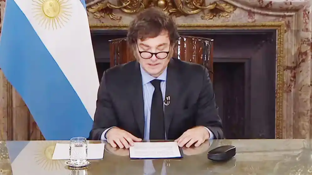 Milei anunció un superávit fiscal del 0,2 % en el primer trimestre del año: “Este milagro responde a la motosierra”