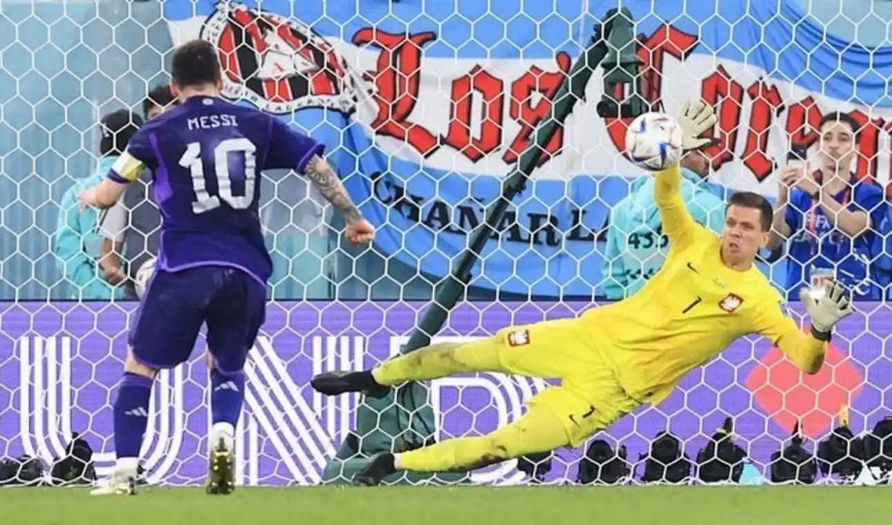 El polaco Wojciech Szczęsny le atajó un penal a Messi en el Mundial de Qatar 2022
