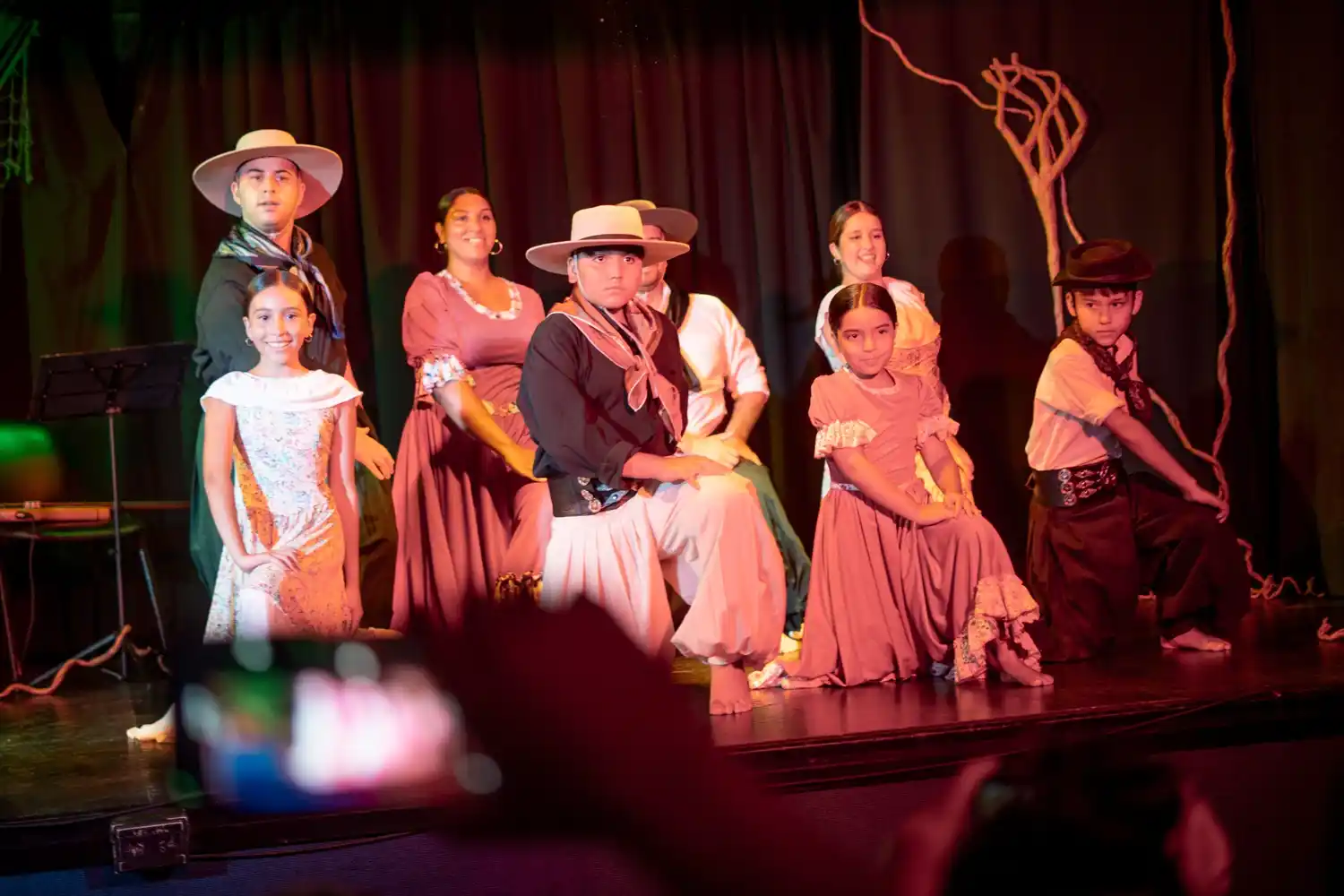 La propuesta incluye espectáculos de teatro, música y danzas, ópera, comedia musical, presentaciones de libros y proyecciones cinematográficas.