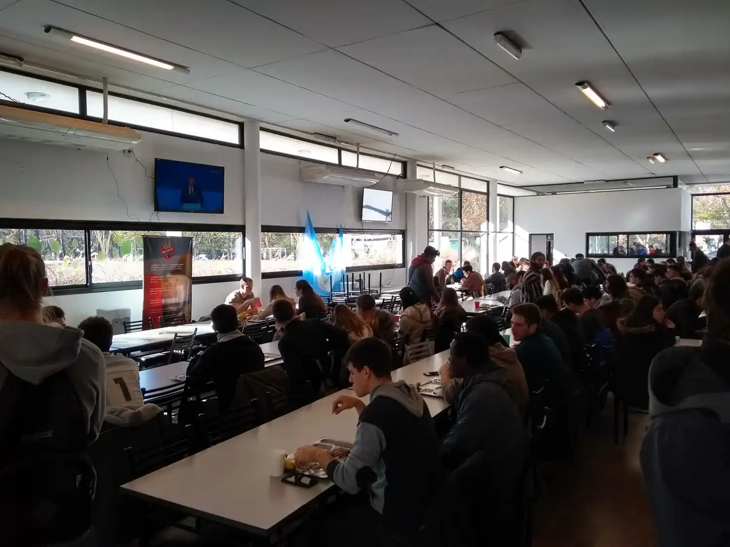 Después de dos años reabre el comedor de la UNLP: por ahora, solo con viandas para llevar