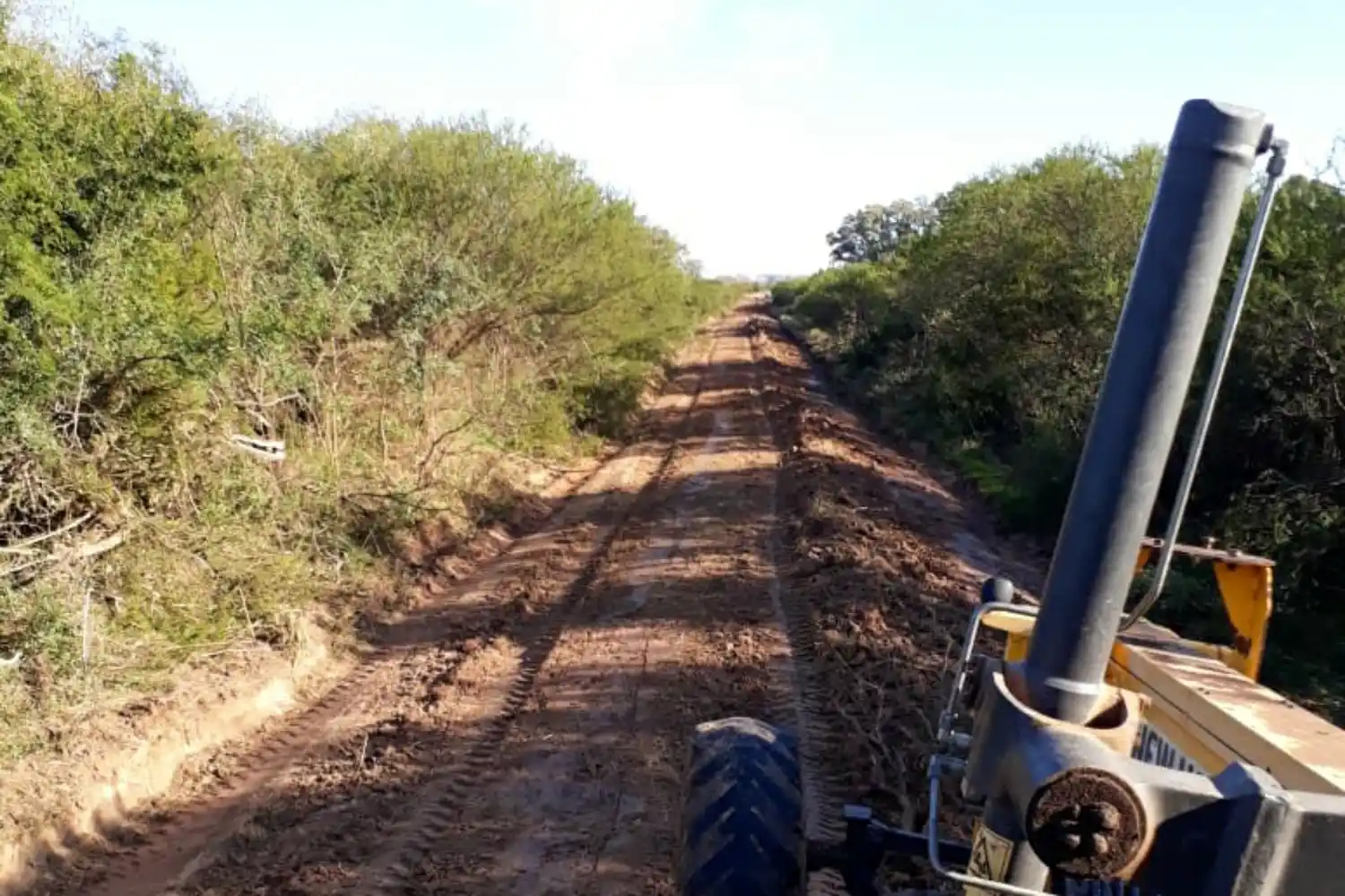 Reconstruyen caminos productivos en el departamento Gualeguaychú