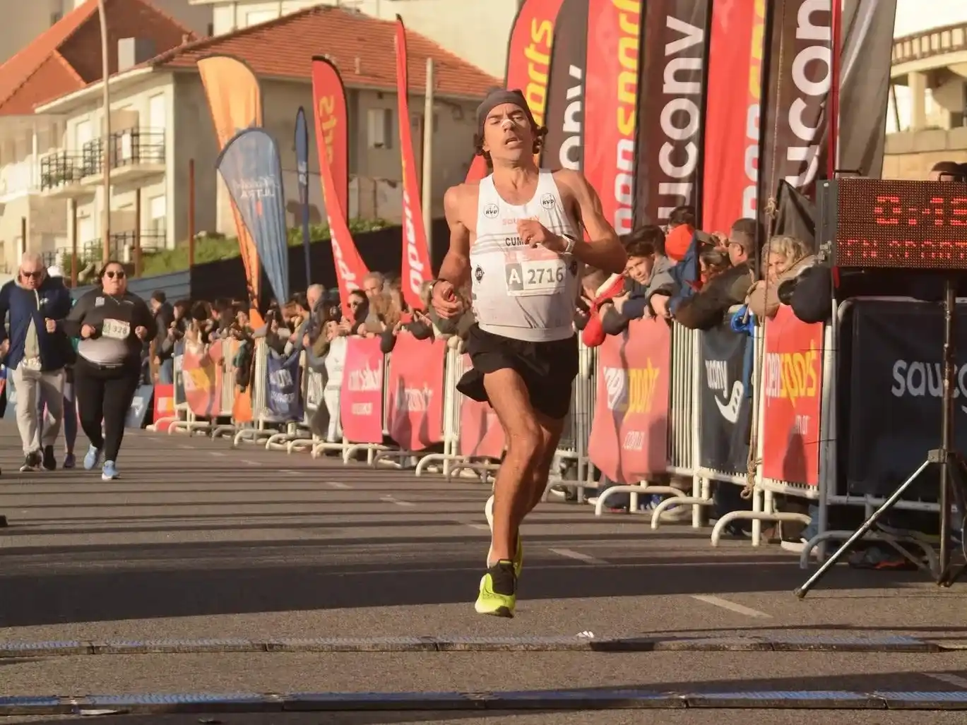 Ulises Sanguinetti ganó en su categoría de los 15k Open Sports en Mar del Plata y logró un nuevo récord