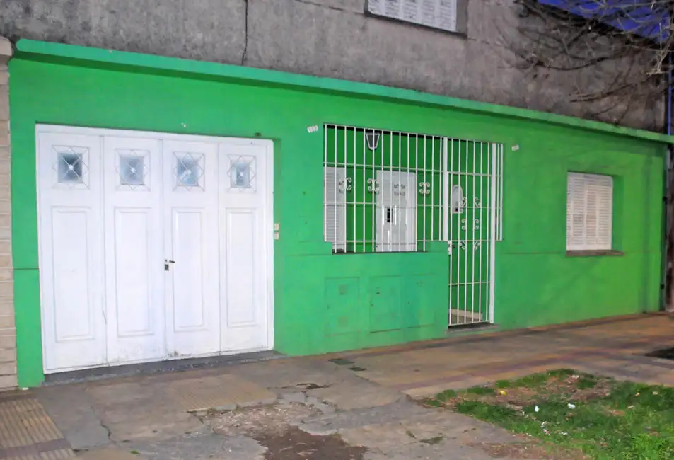 Con un cuento del tío, engañaron a un matrimonio mayor y le robaron una importante suma 