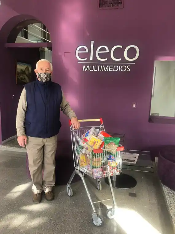 Entregamos otro carro repleto de mercadería