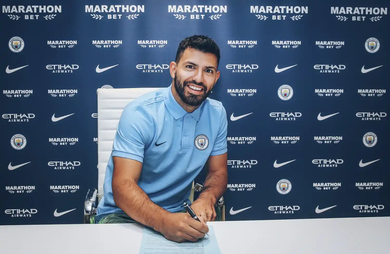 “Kun” Agüero renovó su contrato con el City
