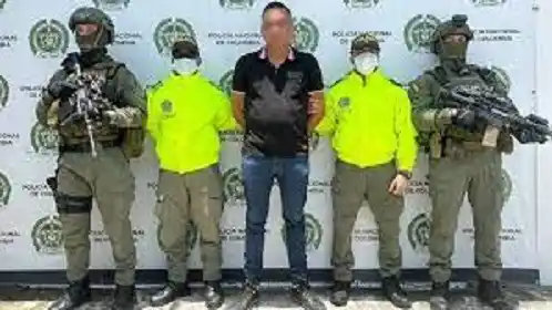 Imputan a miembro del Clan del Golfo implicado en un triple asesinato