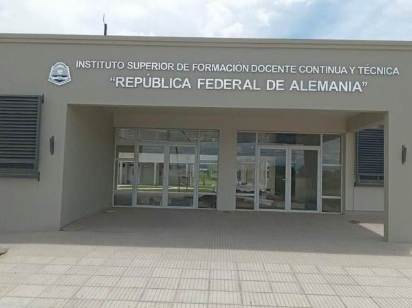 Insfrán inaugurará un paquete de obras que
beneficiará a siete localidades del Sur provincial