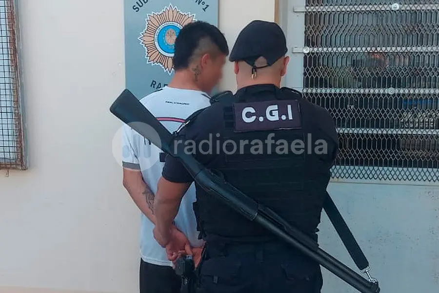 Vio la policía, intentó huir, levantó sospechas por lo que hizo y terminó detenido