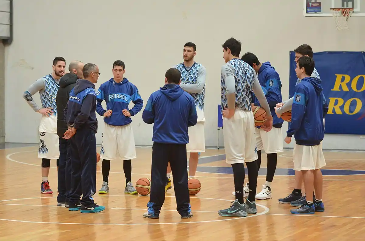 Peñarol empezó a moverse