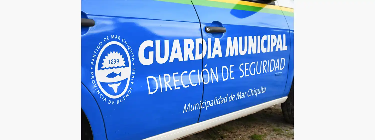Seguridad: guardia municipal de prevención en la costa