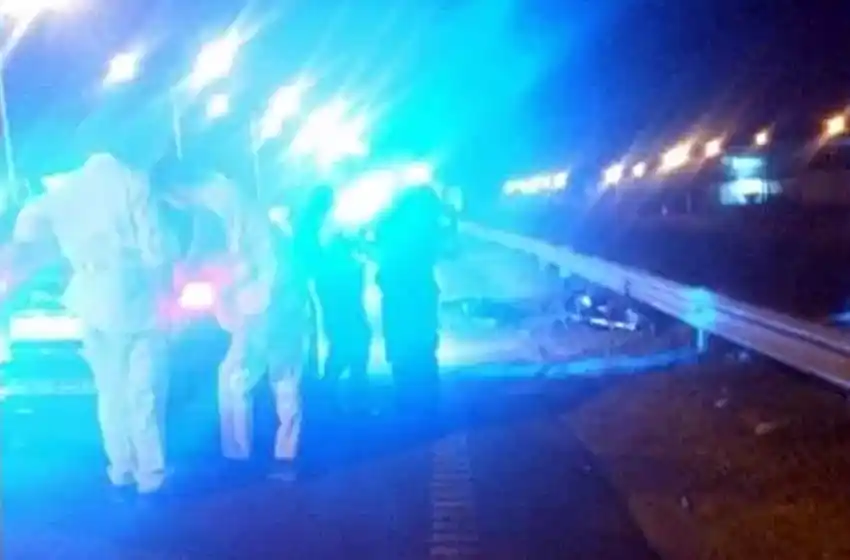 Siniestro fatal en Circunvalación: murió un hombre de 45 años que conducía una moto