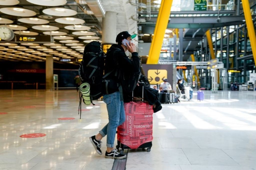 COVID-19: España deja de exigir certificado de vacunación a turistas