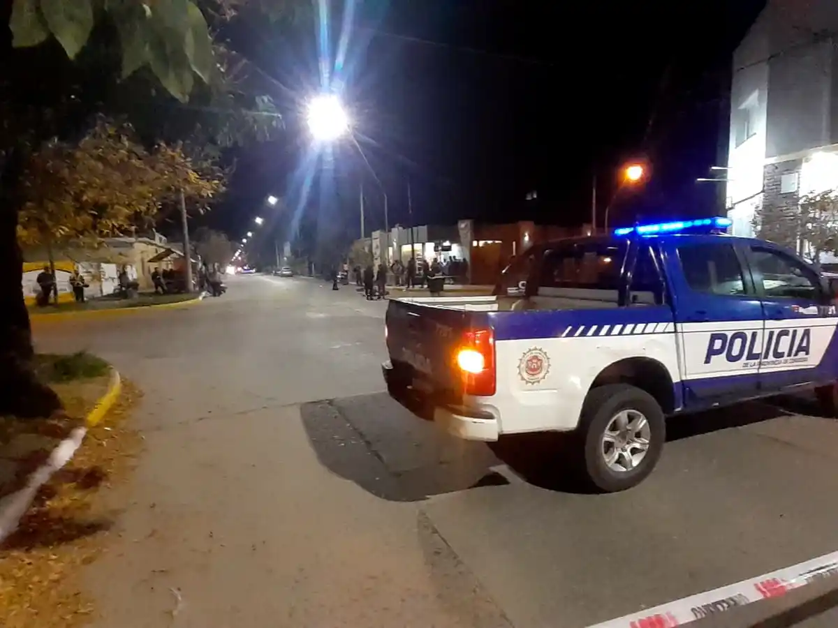 Una mujer en bicicleta murió tras ser atropellada por una motocicleta