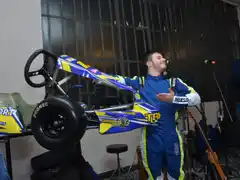 Se presentó el karting que conducirá Lucas Tomasi