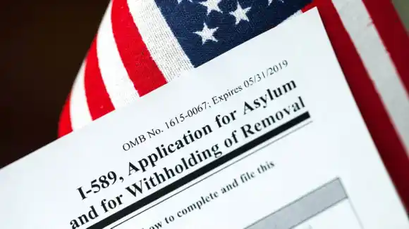 Republicanos proponen cobrar 1.000 dólares a solicitantes de asilo en EE.UU.