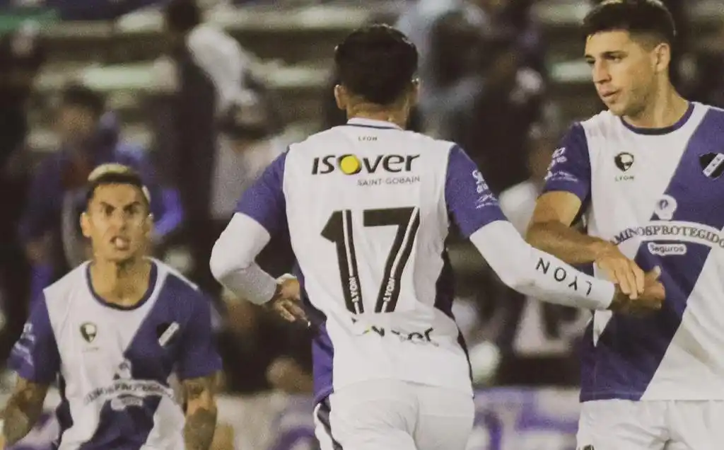 Alvarado viaja a Córdoba con Facundo Pons en la lista