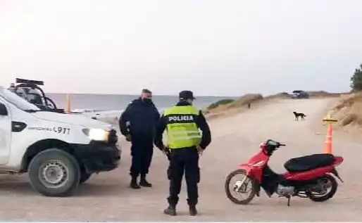 Conducía alcoholizado y la policía lo demoró