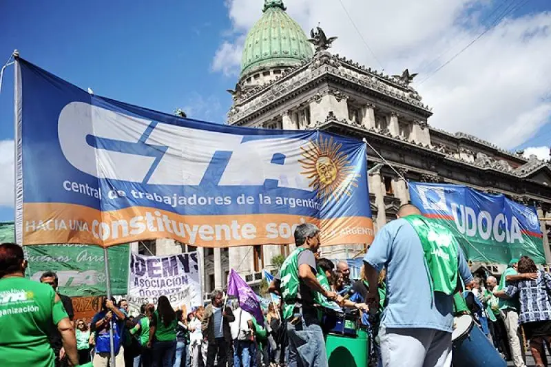 Paro de estatales y docentes bonaerenses