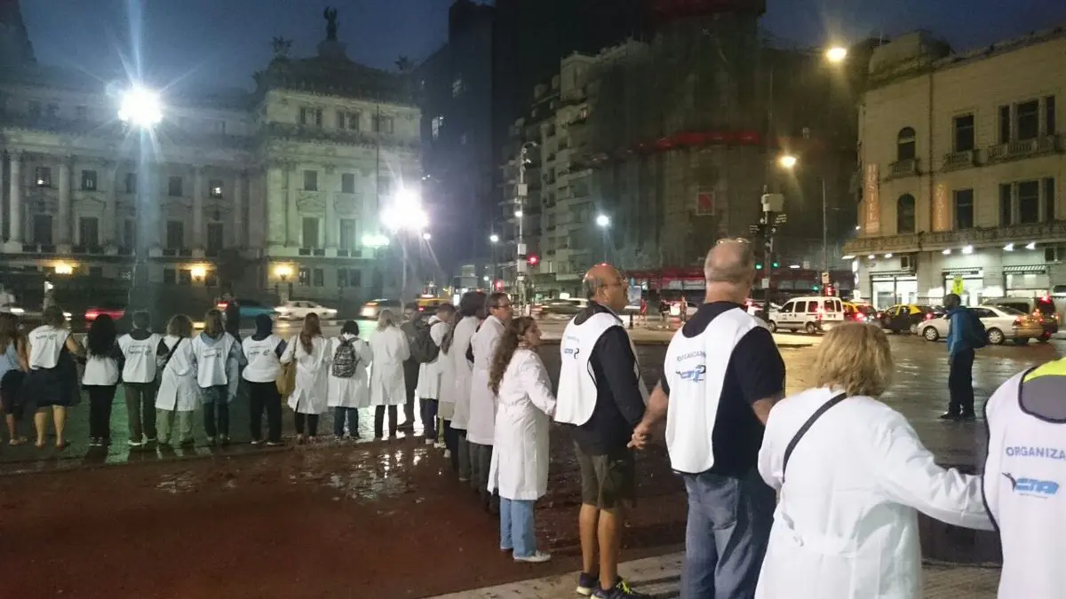 El massismo condenó la represión a docentes: "A Macri no le importa la educación, gobierna para los ricos"