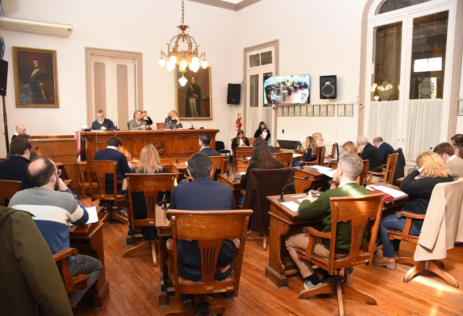 Resonaron en el Concejo las voces de los chicos del campo pidiendo ir a la escuela