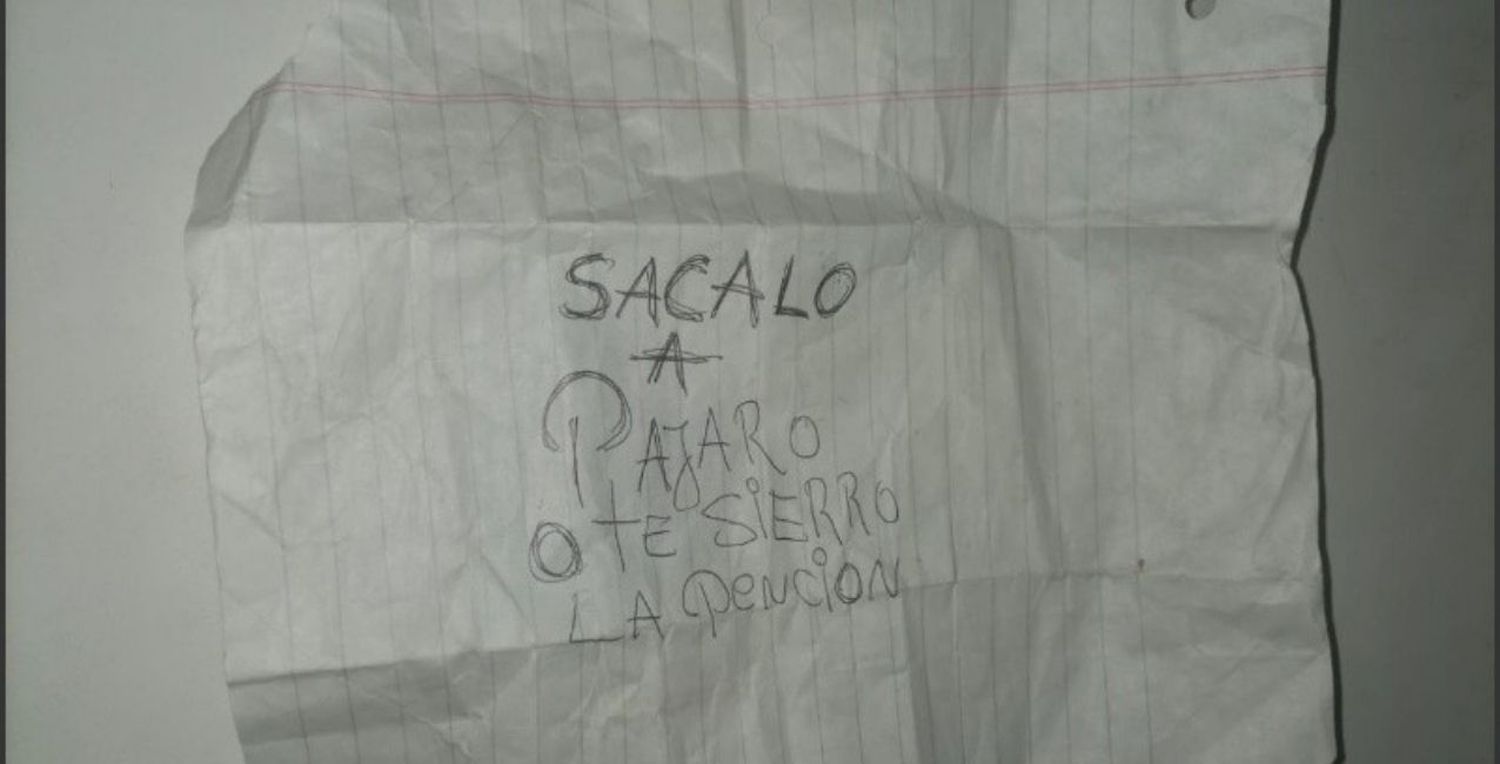 Amenazan a una mujer en VGG: “Sacalo al pájaro o te cierro la pensión”