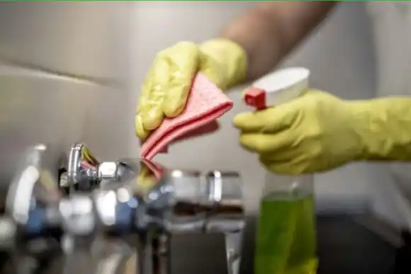 Personal de casas particulares acordó otro aumento de 24% en 4 tramos desde diciembre