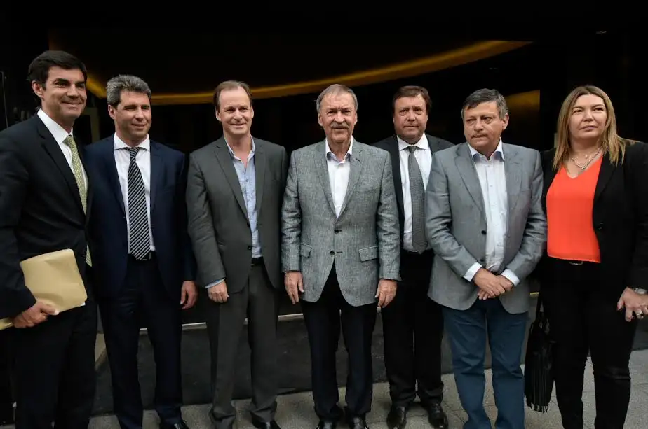 Ganancias: Bordet coincidió con gobernadores en buscar un proyecto alternativo