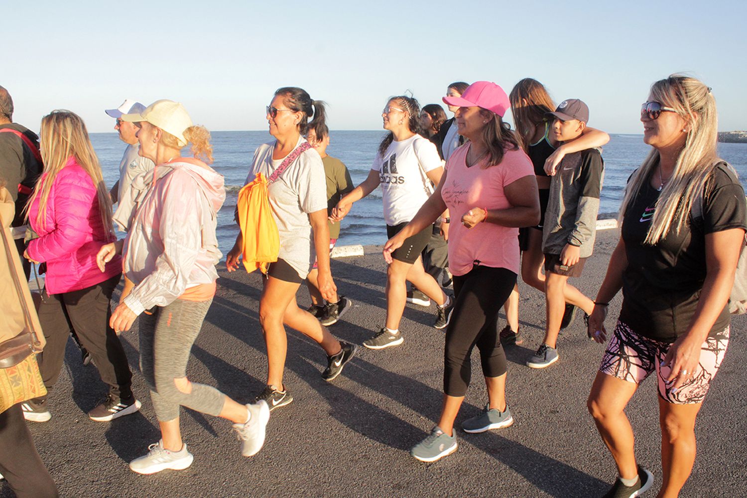 Solidaridad. Caminata a beneficio del CEC Nº 803