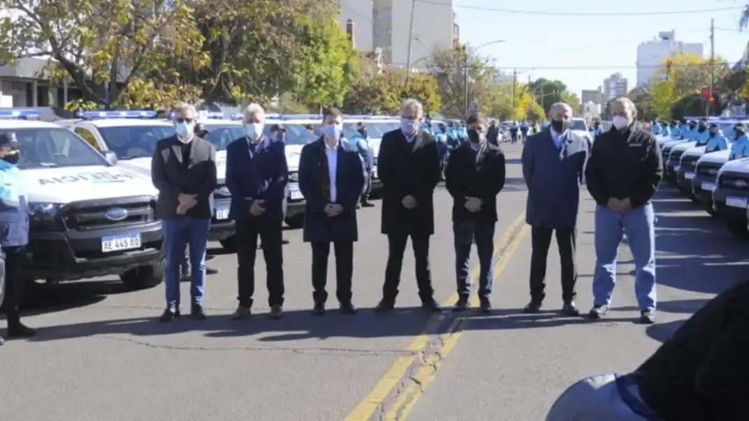 Seguridad bonaerense: Kicillof y Berni entregaron 72 patrulleros para cinco municipios