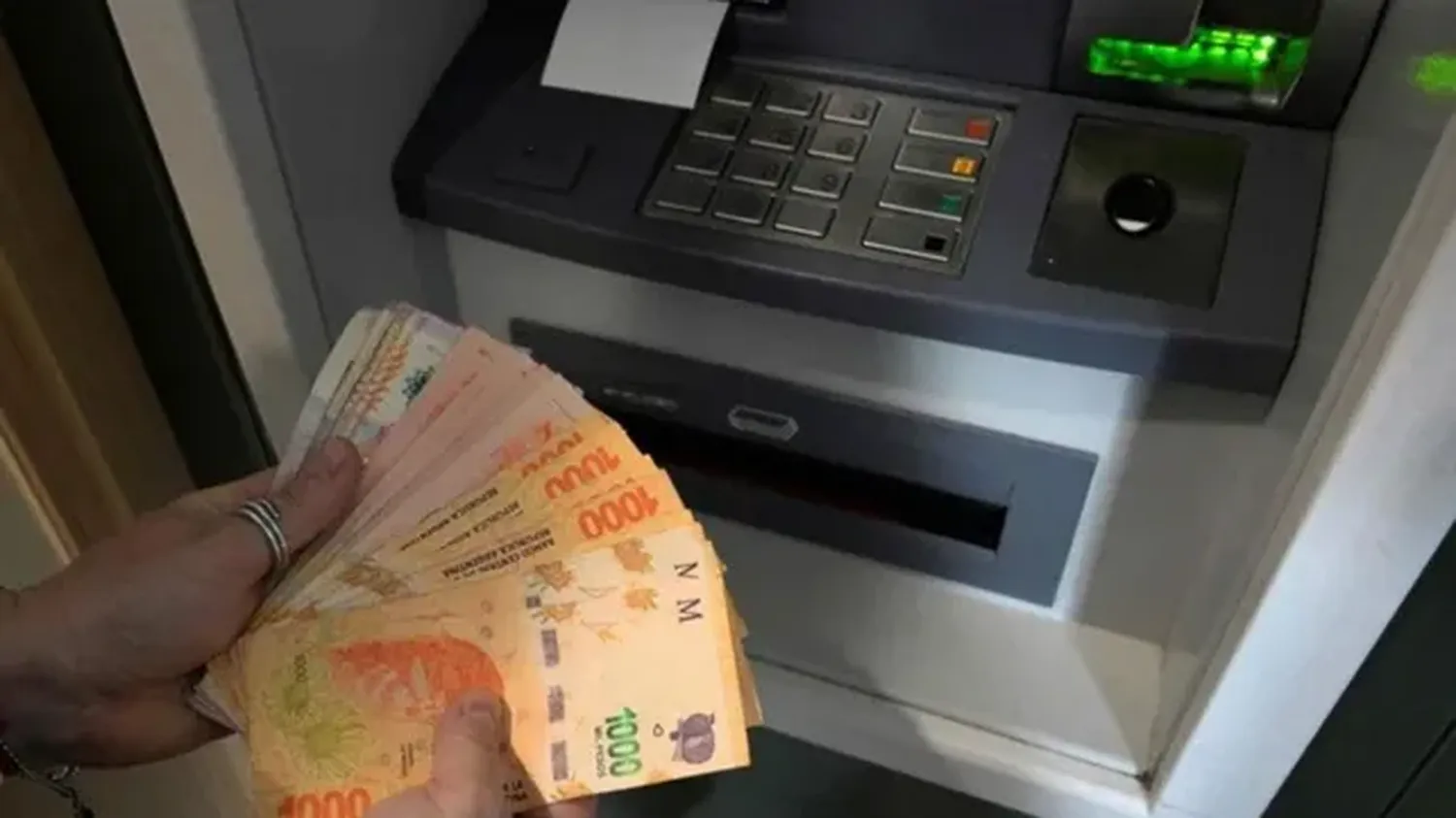 ¿Sacas dinero de los cajeros? Se empezarán a realizar controles impositivos en las extracciones