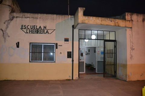 Madres y padres se convocaron en la puerta de una escuela: denuncian que una nena fue abusada