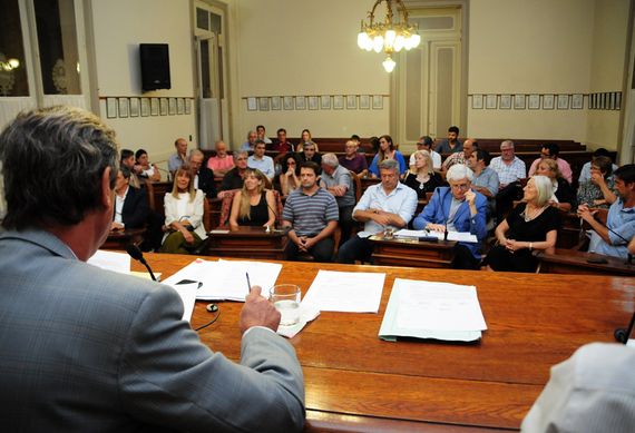 Con el voto de la mayoría oficialista, el Concejo ratificó el nuevo cuadro impositivo