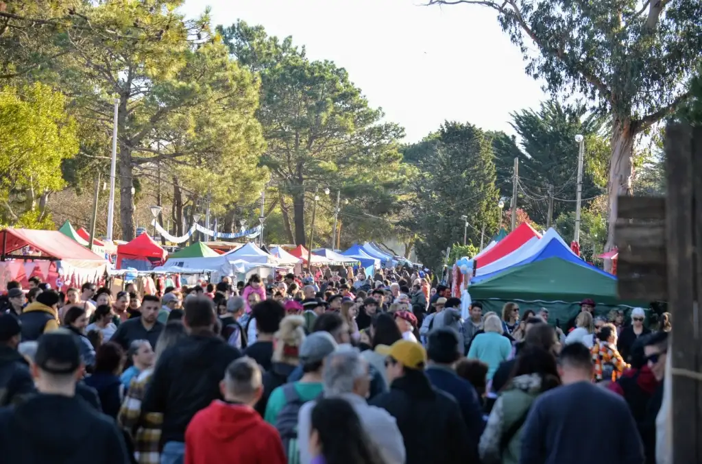 Villa Gesell rinde homenaje a la tierra, al caballo y a la bandera.
