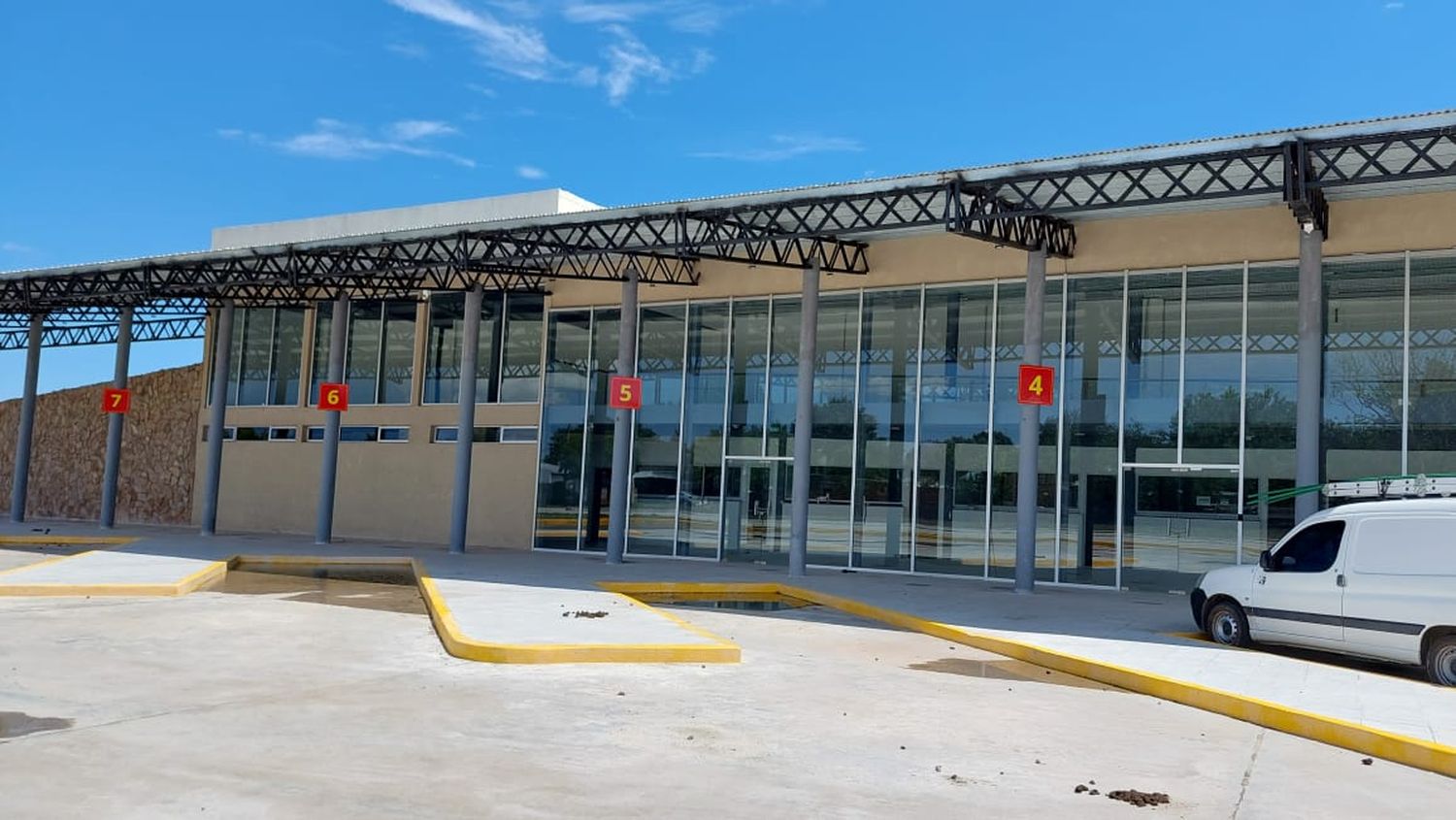 Inaugura la Nueva Terminal y los colectivos de línea tendrán plaza Belgrano como cabecera