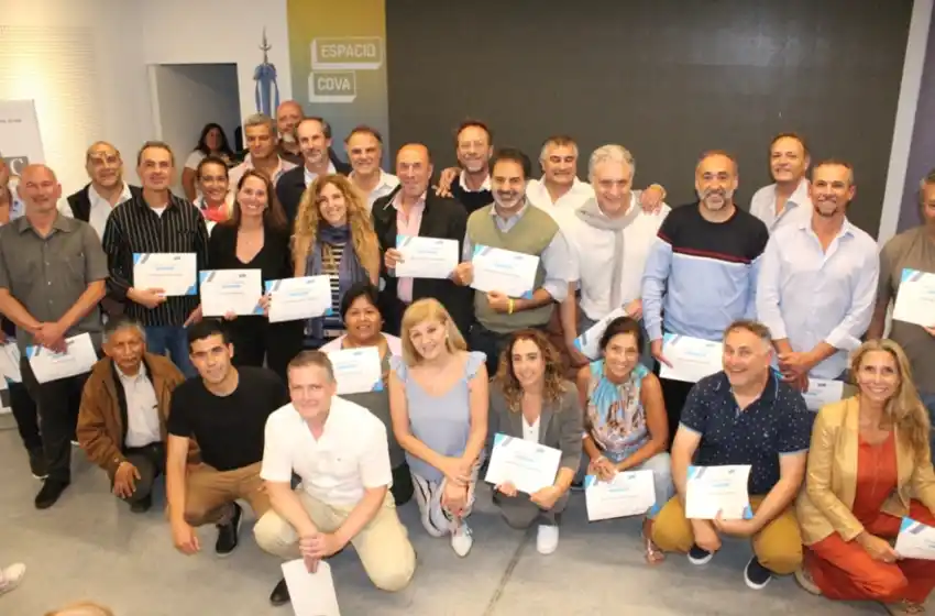 Emotiva ceremonia de Arquitectos en el espacio Cova