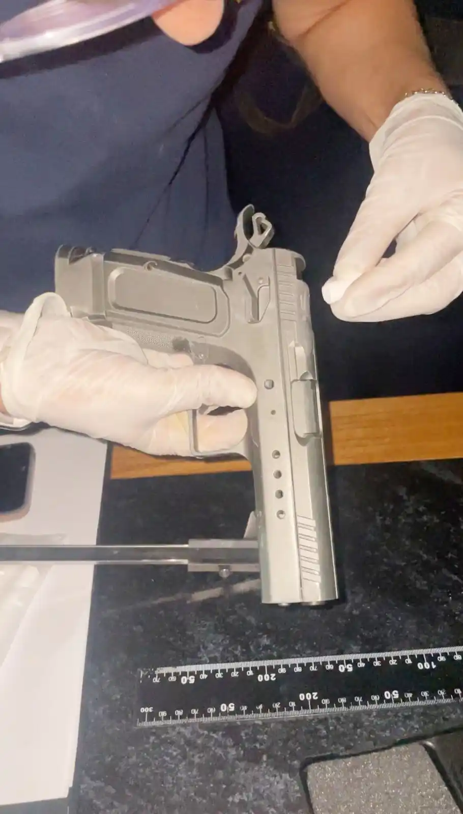 Investigación por amenazas derivó en allanamientos y secuestro de elementos clave