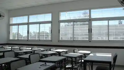 Avanza la obra de la nueva escuela en Puíggari y organizan un Bono Rifa para la compra de cortinas