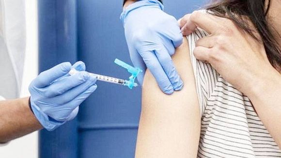 Suecia suspende la vacuna de  Moderna contra  el covid para  menores de 30 años