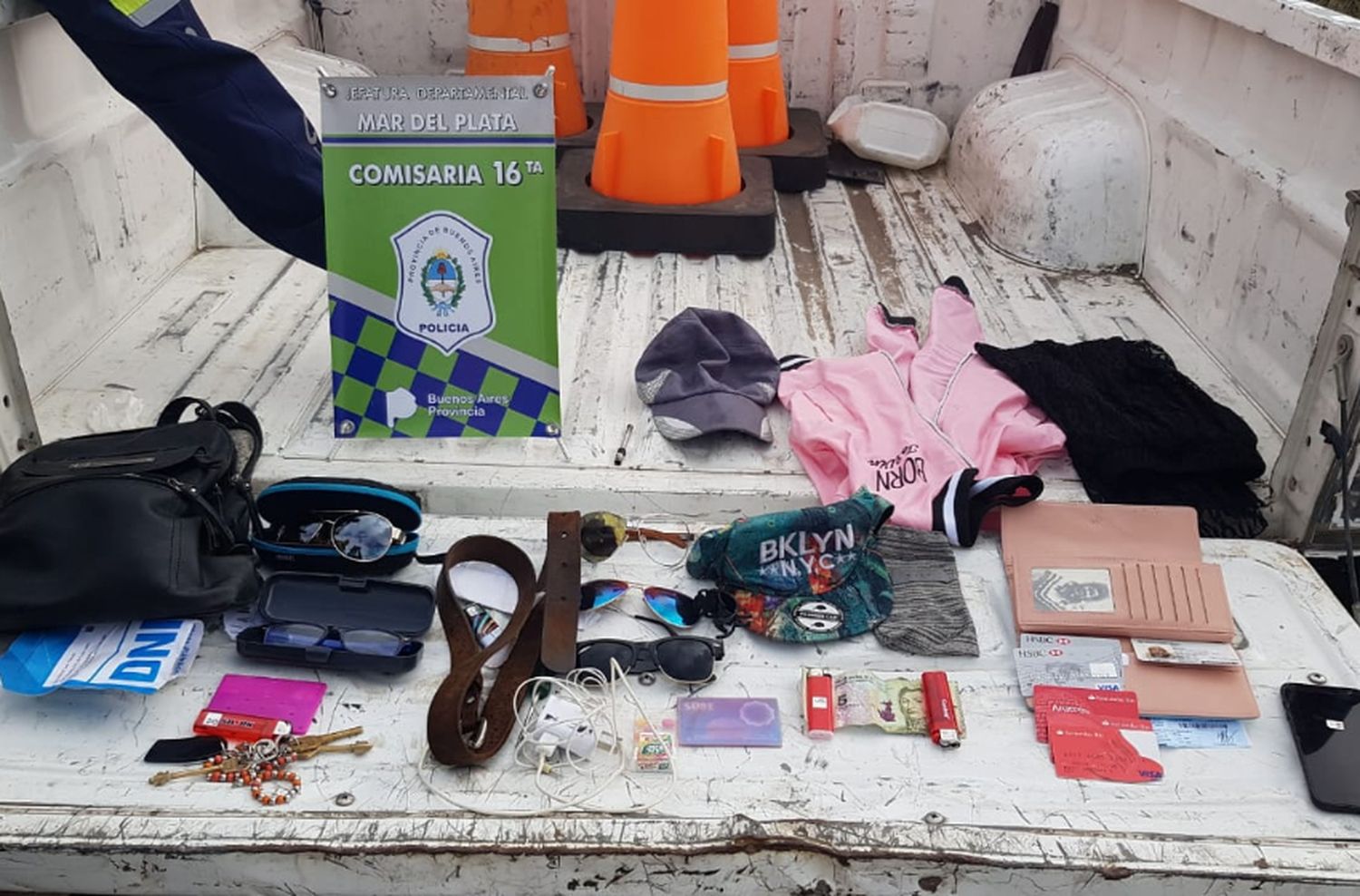Robó, escapó, chocó y finalmente fue atrapada por la policía