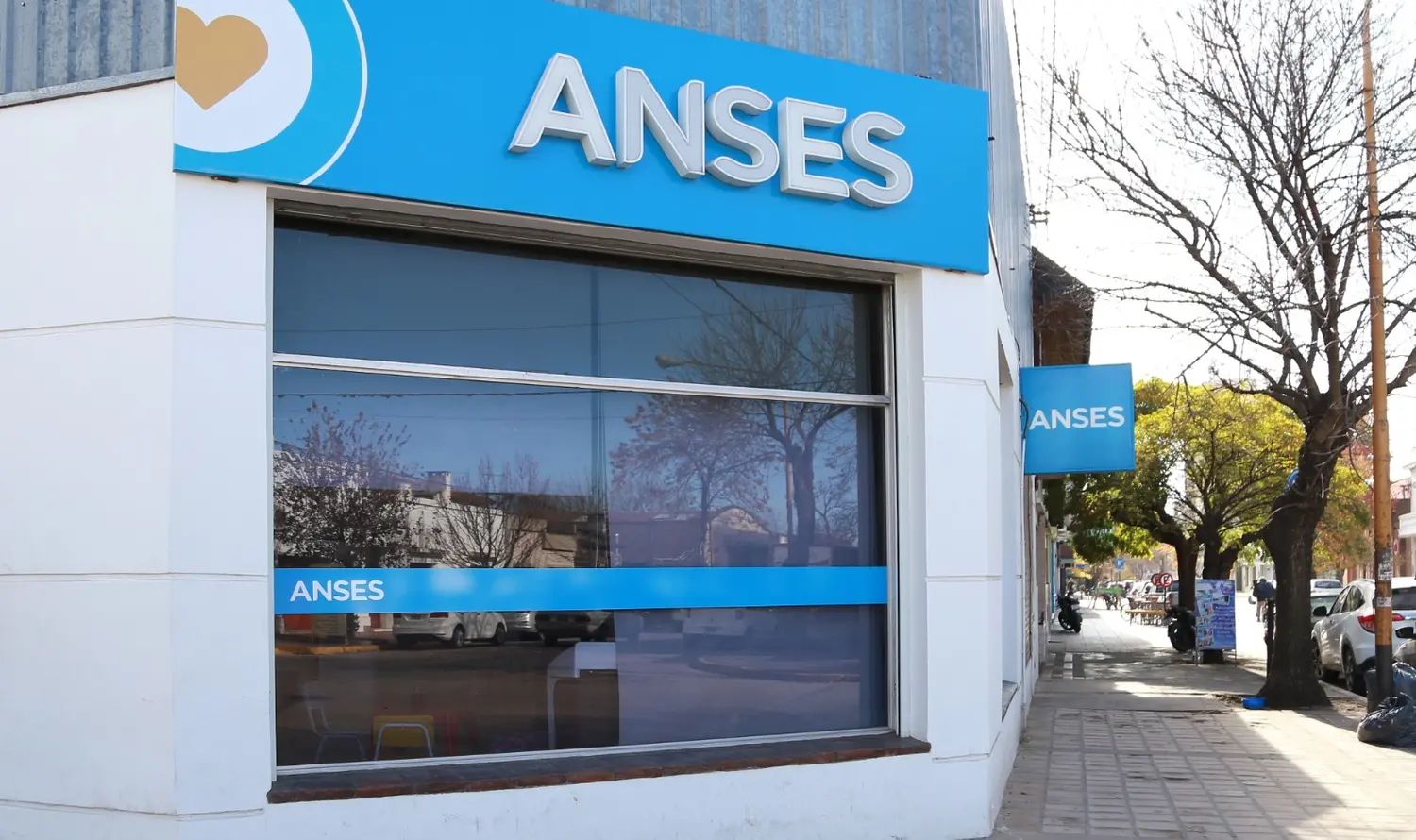 ANSES: Jubilados docentes cobrarán el segundo aumento por movilidad del año