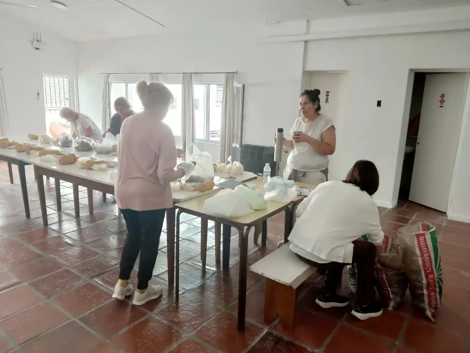 Empezaron cocinando entre amigas y hoy sostienen una enorme red solidaria