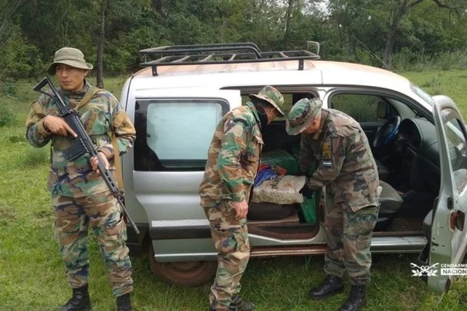 Detuvieron en Misiones un vehículo con más de 300 kilos de marihuana