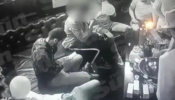 El video de estrellas del Arsenal consumiendo "hippy crack"