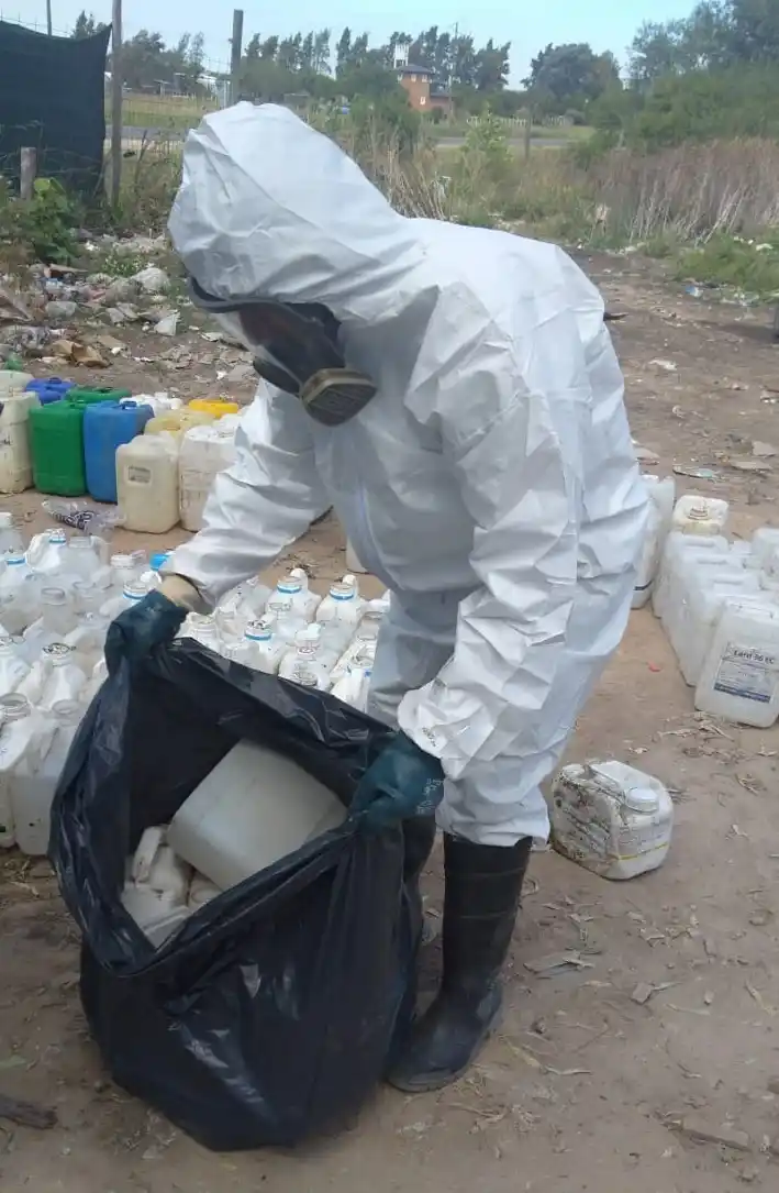 El Municipio requiere la intervención de la Secretaría de Ambiente para el traslado de los bidones de agroquímicos