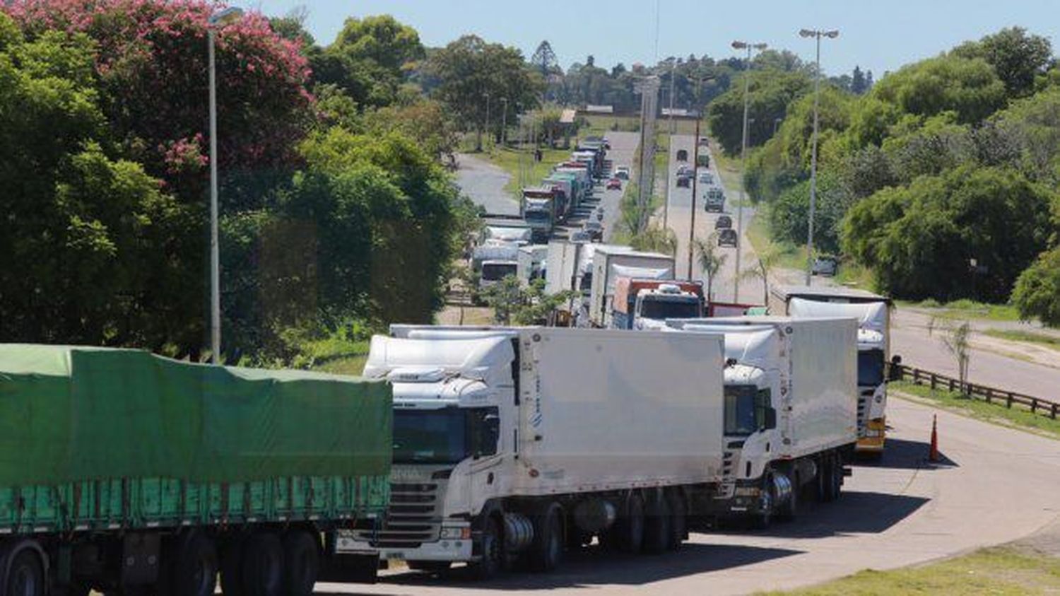 Túnel Subfluvial: Transportistas levantan el corte parcial 